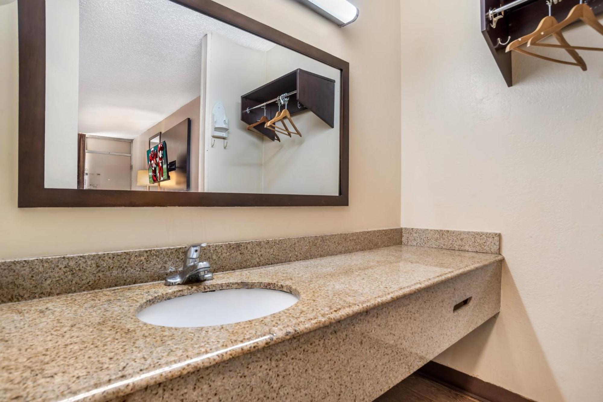 Red Roof Inn Montgomery - Midtown Ngoại thất bức ảnh